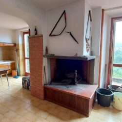 Tuscan Village House with Garden for sale (5)-1200