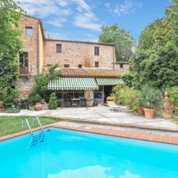 Tuscan farmhouse for sale with pool near Asciano (2)