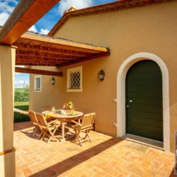 Tuscan property for sale with shared pool (24)