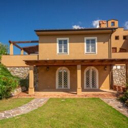 Tuscan property for sale with shared pool (28)