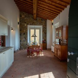 Tuscan property for sale with shared pool (4)