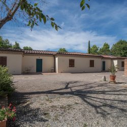 V4151 Large farmhouse for sale near Siena (4)-1200