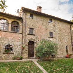 V4350SC Cortona Villa with Chapel, Vineyard and Olives (15)-1200