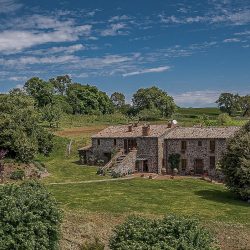 Orvieto farmhouse with pool for sale 15