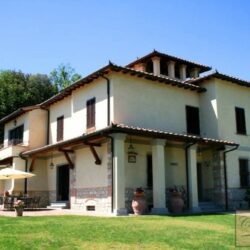 Villa with Pool for sale with view of San Gimignano Tuscany (16)