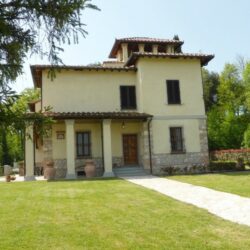 Villa with Pool for sale with view of San Gimignano Tuscany (3)