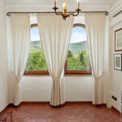 Wonderful agriturismo for sale Tuscany Umbria Cortona (17)
