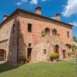 Wonderful property with pool for sale near Torrita di Siena Tuscany (22)