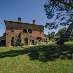 Wonderful property with pool for sale near Torrita di Siena Tuscany (3)
