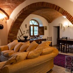 Wonderful property with pool for sale near Torrita di Siena Tuscany (32)