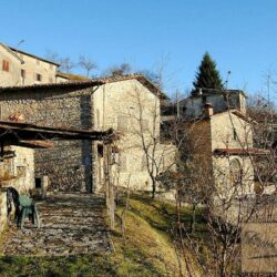 complex of buildings with pool for sale near Molazzana Lucca Tuscany (17)-1200