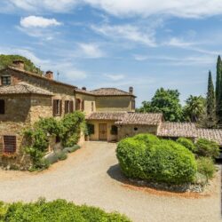 estate with pool for sale near Lucignano Tuscany (6)