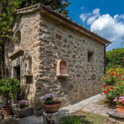 v4350sc Beautiful Stone House with Lake for sale near Cortona (2)-1200
