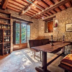 v4350sc Beautiful Stone House with Lake for sale near Cortona (20)-1200