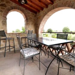 9 bedroom villa with pool for sale near Castiglion Fiorentino and Cortona in Tuscany (13)