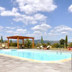 9 bedroom villa with pool for sale near Castiglion Fiorentino and Cortona in Tuscany (14)