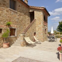 9 bedroom villa with pool for sale near Castiglion Fiorentino and Cortona in Tuscany (37)