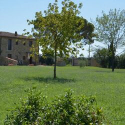 9 bedroom villa with pool for sale near Castiglion Fiorentino and Cortona in Tuscany (4)