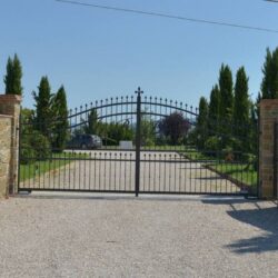 9 bedroom villa with pool for sale near Castiglion Fiorentino and Cortona in Tuscany (46)