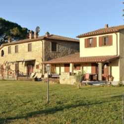 9 bedroom villa with pool for sale near Castiglion Fiorentino and Cortona in Tuscany (5)