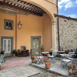 A beautiful old villa for sale near Bagni di Lucca Tuscany (2)