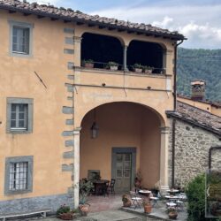 A beautiful old villa for sale near Bagni di Lucca Tuscany (9)