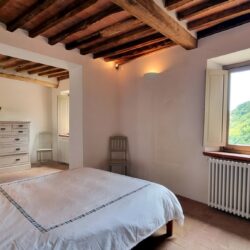 Beautiful Old House with Pool for sale near Bagni di Lucca Tuscany (15)