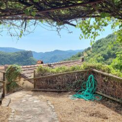 Beautiful Old House with Pool for sale near Bagni di Lucca Tuscany (32)