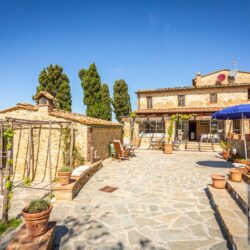 Beautiful property for sale near Volterra Tuscany (3)