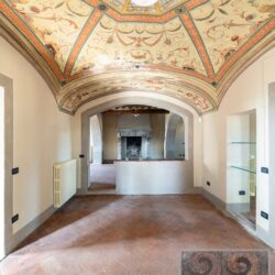 Historic Villa with Loggia for sale near Arezzo Tuscany (7)