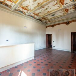 Historic Villa with Loggia for sale near Arezzo Tuscany (8)