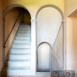 Historic Villa with Loggia for sale near Arezzo Tuscany (9)
