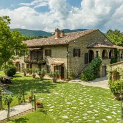 House with Pool and Loggia for sale near Cortona (22)