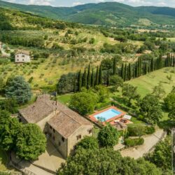 House with Pool and Loggia for sale near Cortona (26)