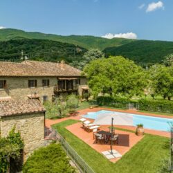 House with Pool and Loggia for sale near Cortona (27)