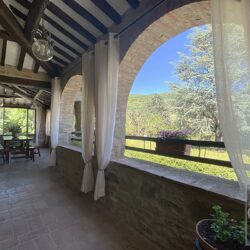 House with Pool and Loggia for sale near Cortona (3)