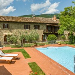House with Pool and Loggia for sale near Cortona (31)
