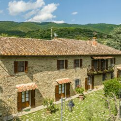 House with Pool and Loggia for sale near Cortona (32)