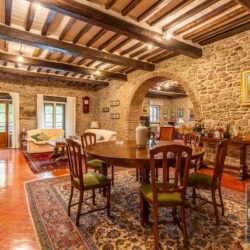 House with Pool and Loggia for sale near Cortona (42)