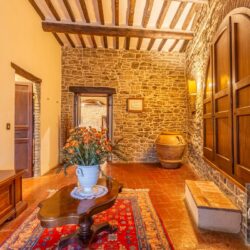 House with Pool and Loggia for sale near Cortona (48)