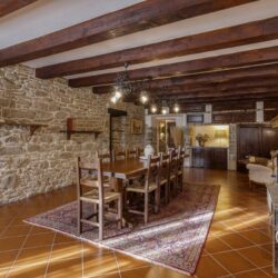 House with Pool and Loggia for sale near Cortona (5)
