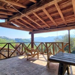 House with pool for sale near Coreglia Antelminelli Tuscany (30)