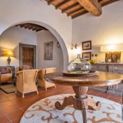 The perfect Tuscan property for sale in Chianti with pool (30)