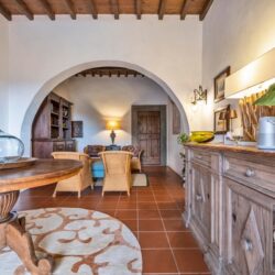 The perfect Tuscan property for sale in Chianti with pool (31)