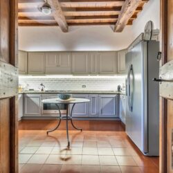 The perfect Tuscan property for sale in Chianti with pool (35)