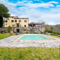 The perfect Tuscan property for sale in Chianti with pool (40)