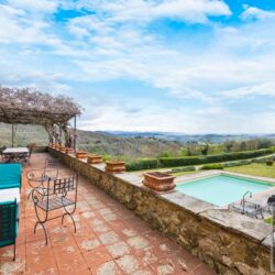 The perfect Tuscan property for sale in Chianti with pool (42)