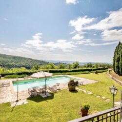 The perfect Tuscan property for sale in Chianti with pool (46)