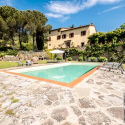 The perfect Tuscan property for sale in Chianti with pool (48)