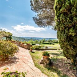 The perfect Tuscan property for sale in Chianti with pool (53)